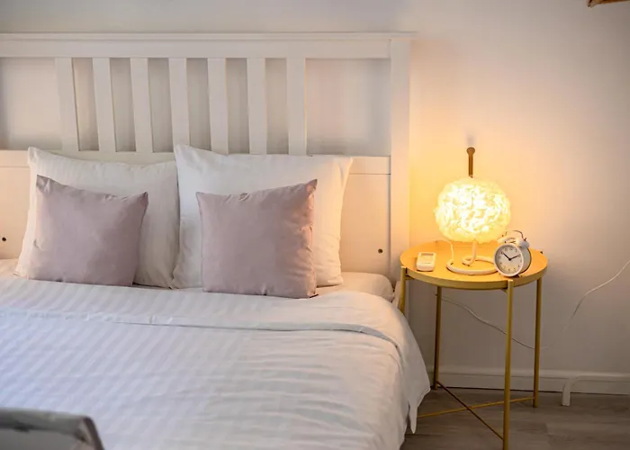 Domus Old Town Retreat Cozy & Central